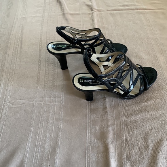 Black heels - Picture 2 of 6